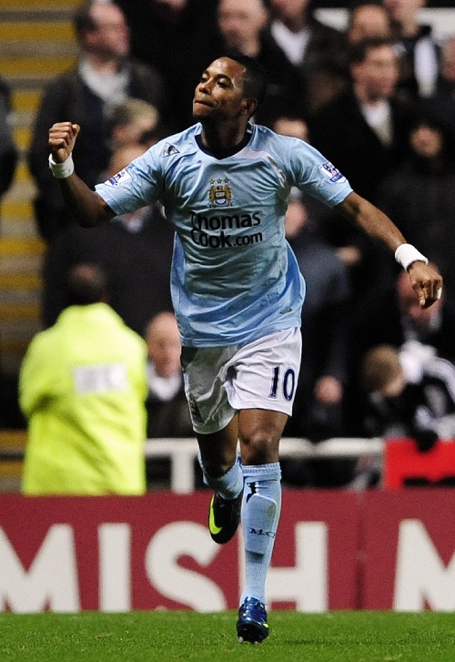 联赛不用让路了，国足2026年国际比赛日期间不会提前组织集训（2026年国际比赛日联赛照常进行，国足不提前集训）