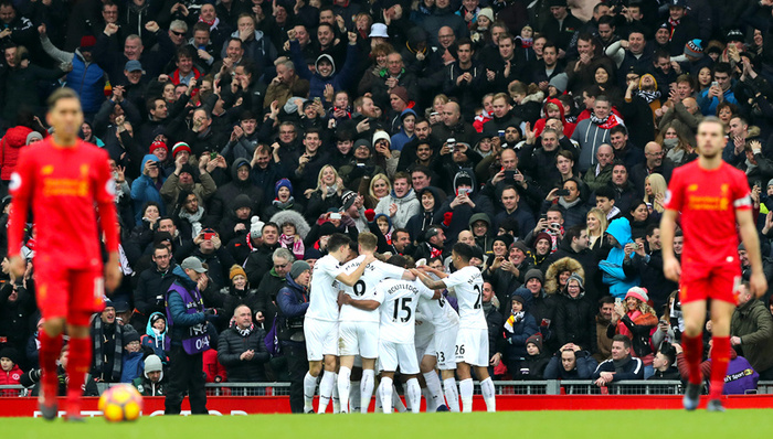 湖人詹姆斯关键封盖锁定胜局（詹姆斯关键封盖助湖人锁定胜利）