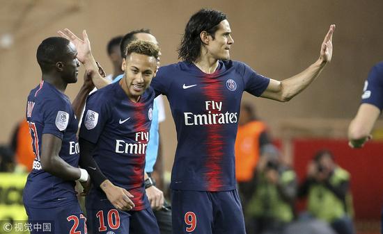 看似稳局却暗藏危机（表面平静却危机四伏）