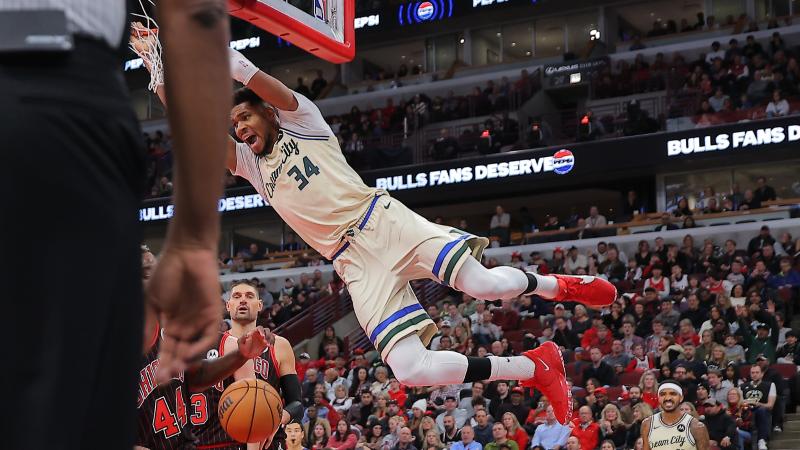 那不勒斯官方：洛博特卡在意杯赛前热身时左腿后胫肌拉伤（那不勒斯通报：洛博特卡意大利杯赛前热身左腿后胫肌拉伤）