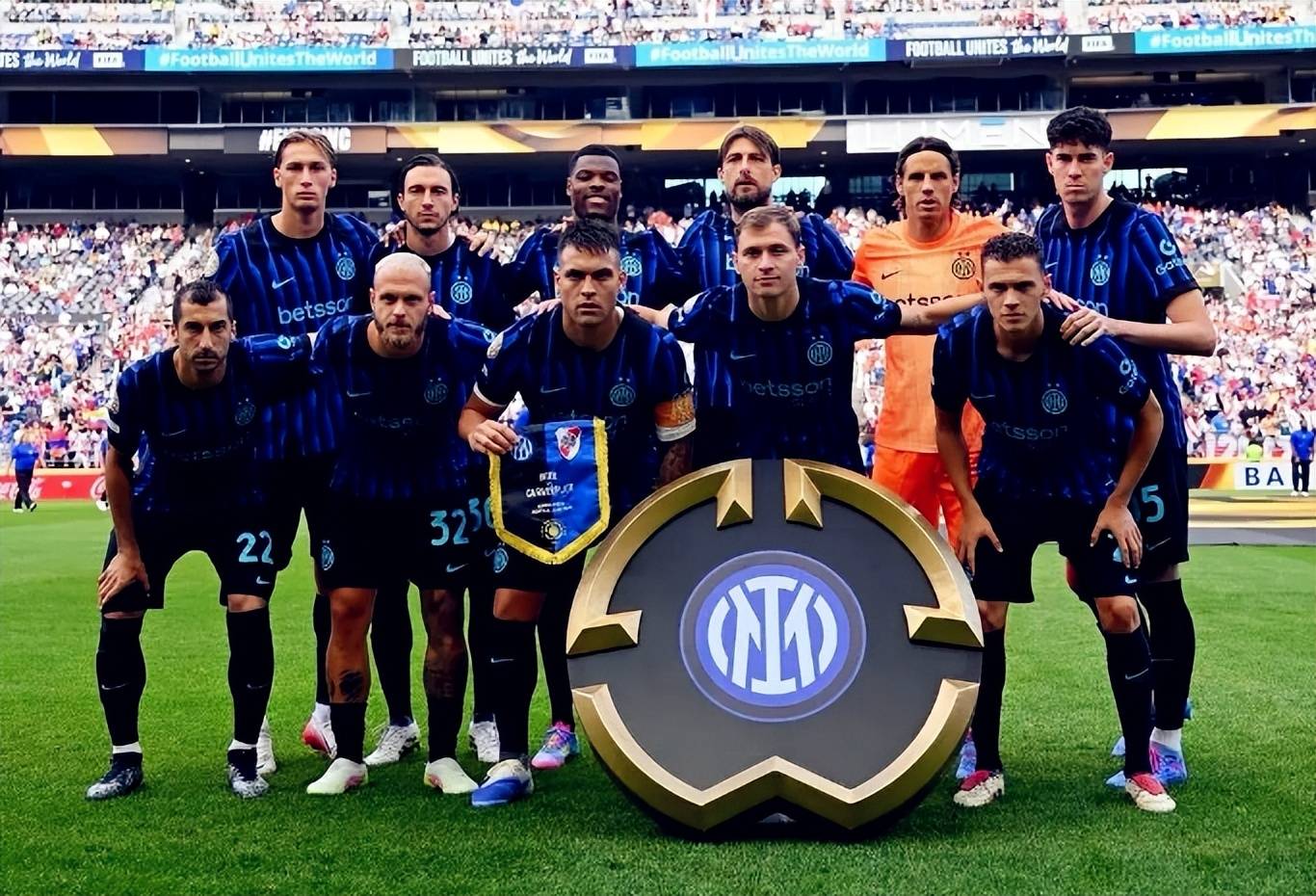 穆勒PK梅西！温哥华白浪杀进美职联总决赛，将战迈阿密国际（梅西对决穆勒！温哥华白浪闯入美职联总决赛，将迎战迈阿密国际）