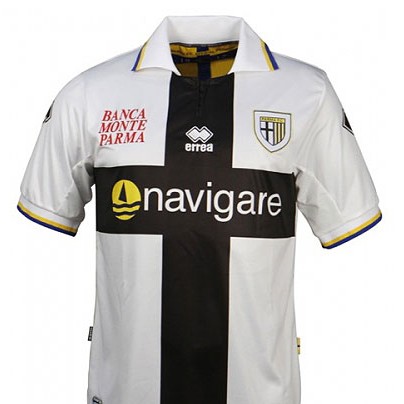 重庆球迷邀请“铁帅”李章洙吃火锅：李章洙很喜欢重庆的麻辣（重庆球迷邀“铁帅”李章洙品火锅，他坦言钟情山城麻辣）