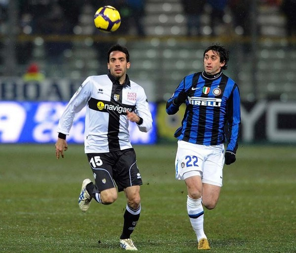 英超豪门又掉链子：3场不胜狂丢7分，争冠形势迅速恶化（英超劲旅再度失手：三轮不胜痛失7分，争冠前景告急）