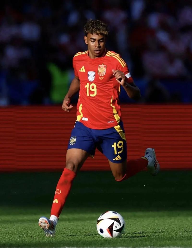 惨败青岛采访！许利民强调阵容不齐整，曾凡博仍未做出决定！（大比分负于青岛后采访：许利民称阵容未齐整，曾凡博仍未作出决定）