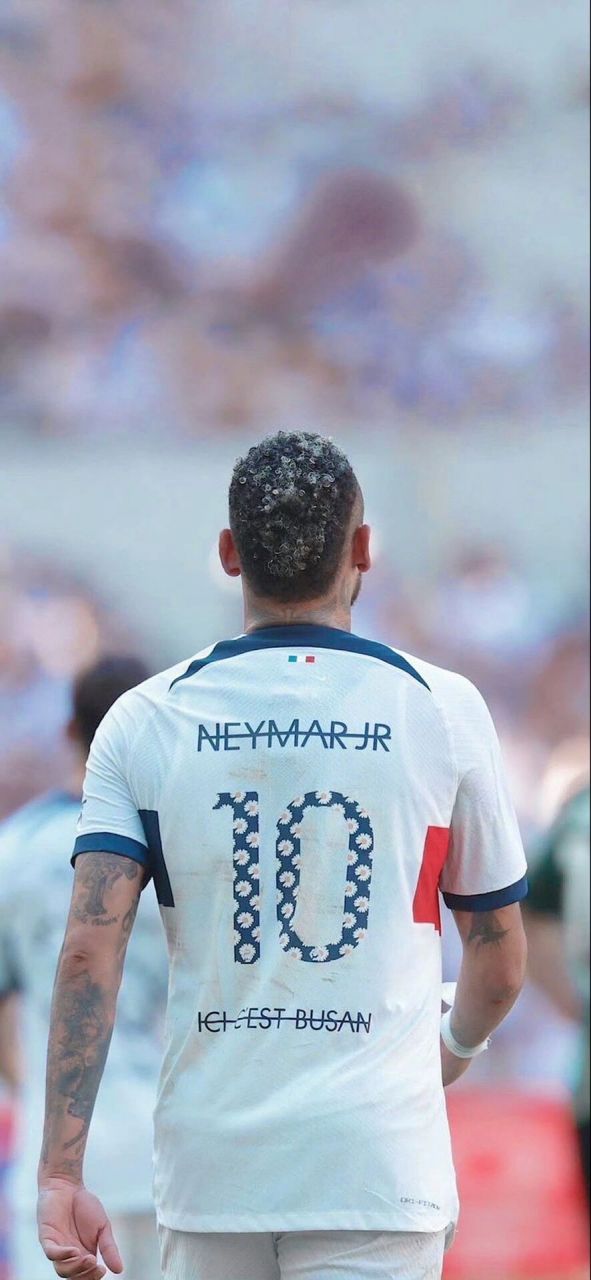 罗马3-1客胜克雷莫内塞登顶意甲，苏莱、埃文-弗格森、利马破门（罗马客场3-1力克克雷莫内塞登顶意甲，苏莱、埃文-弗格森与利马相继破门）