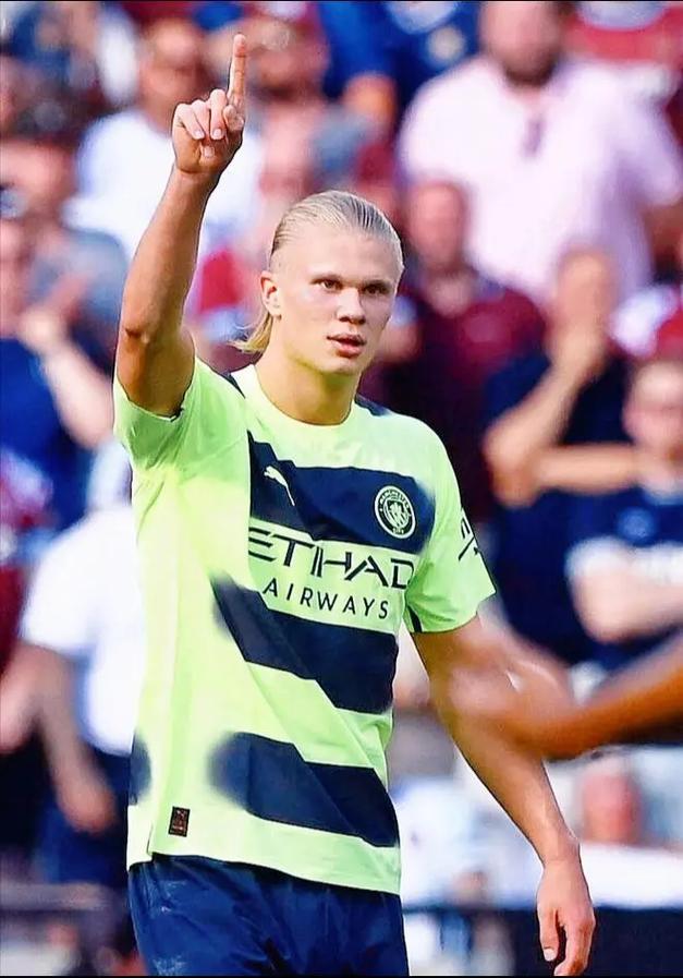 半场战报：美因茨0-0门兴格拉德巴赫（半场比分：美因茨与门兴格拉德巴赫0-0互交白卷）